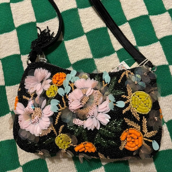 New with tags TJ MAXX Marshall’s viral beaded shoulder bag floral bead sequin - Picture 3 of 3